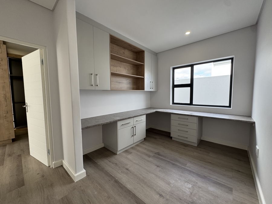 4 Bedroom Property for Sale in Sandown Western Cape